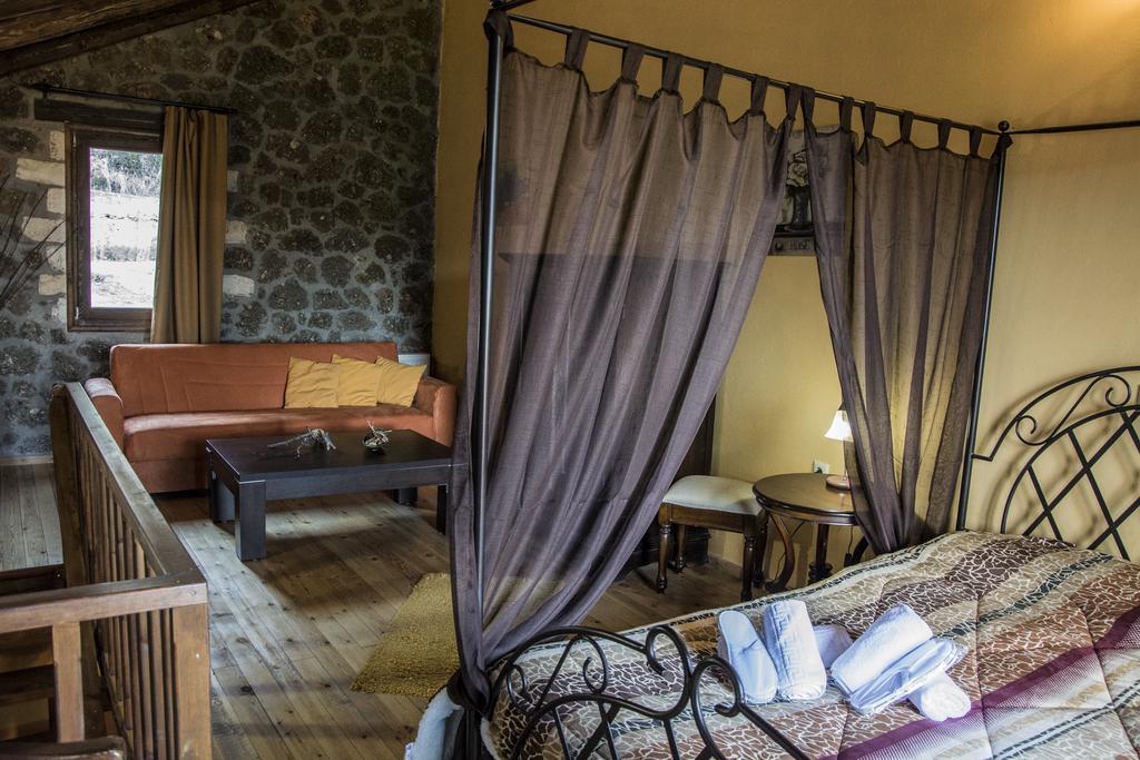 Theasis Suites-Ορεινή Φιλοξενία Kato Sinikia Trikalon Eksteriør billede